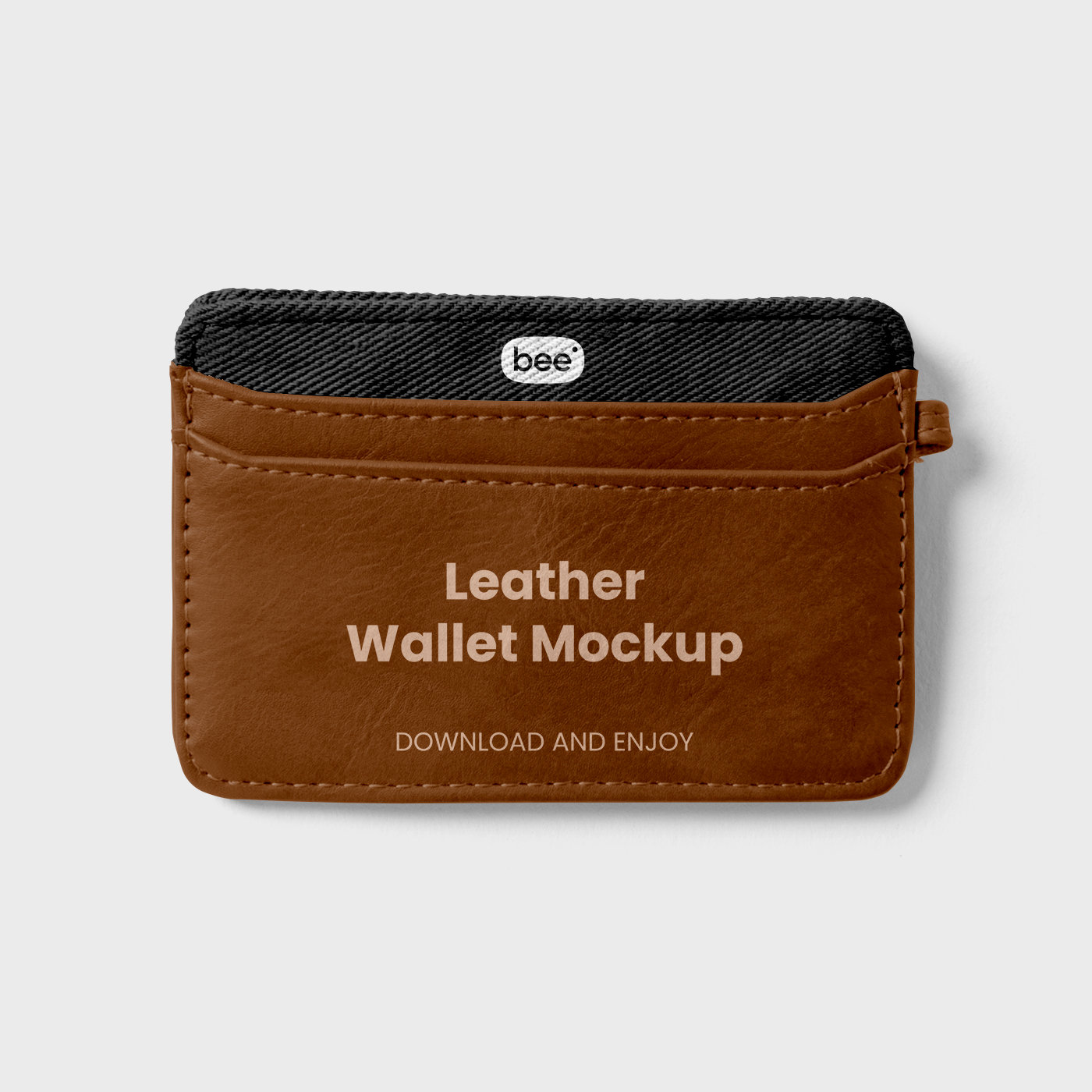 Vista frontal de una pequeña maqueta de billetera de cuero